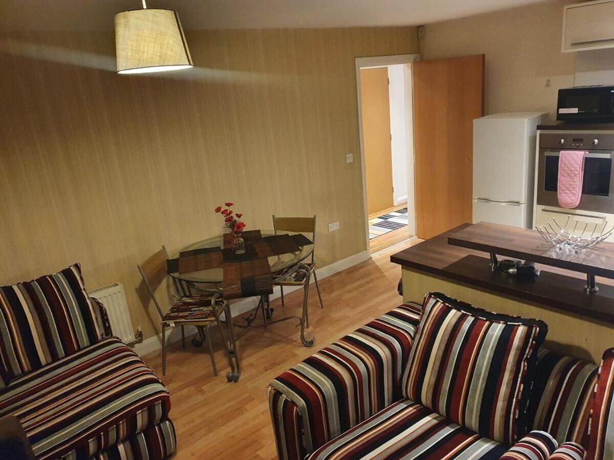 Two Bedroom Apartment, Free Parking, Close To Uclan And Free Wifi Preston  Buitenkant foto