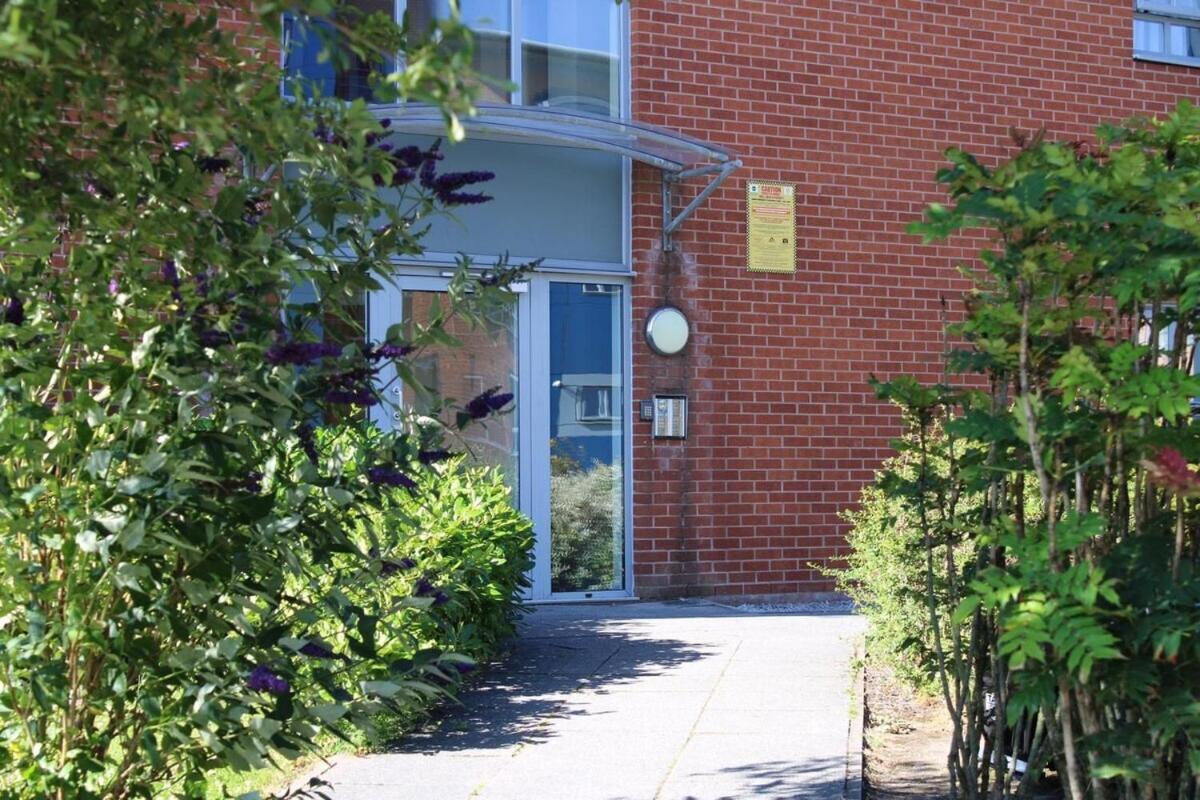 Two Bedroom Apartment, Free Parking, Close To Uclan And Free Wifi Preston  Buitenkant foto