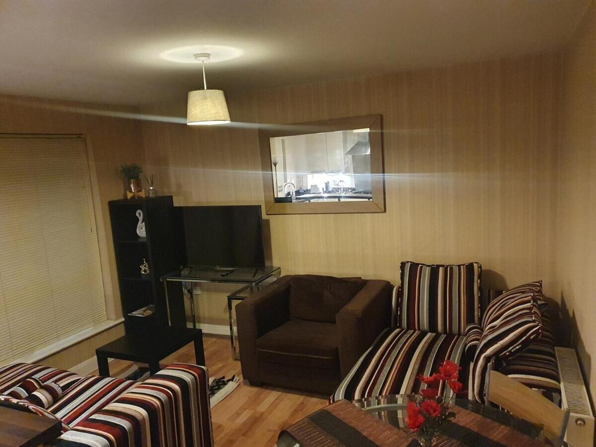 Two Bedroom Apartment, Free Parking, Close To Uclan And Free Wifi Preston  Buitenkant foto