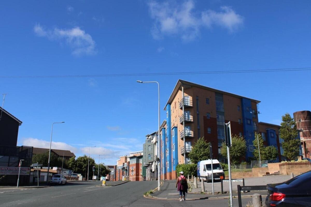 Two Bedroom Apartment, Free Parking, Close To Uclan And Free Wifi Preston  Buitenkant foto