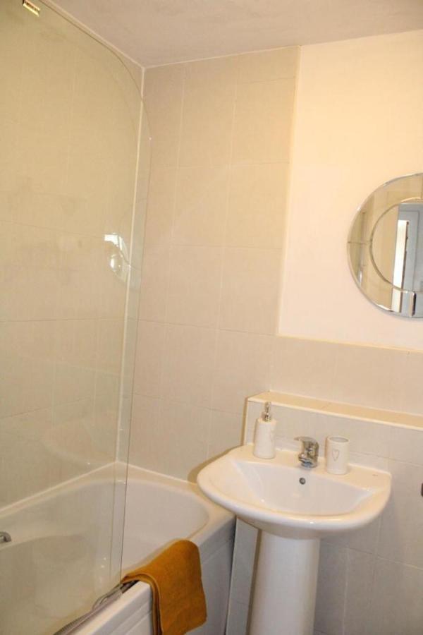 Two Bedroom Apartment, Free Parking, Close To Uclan And Free Wifi Preston  Buitenkant foto