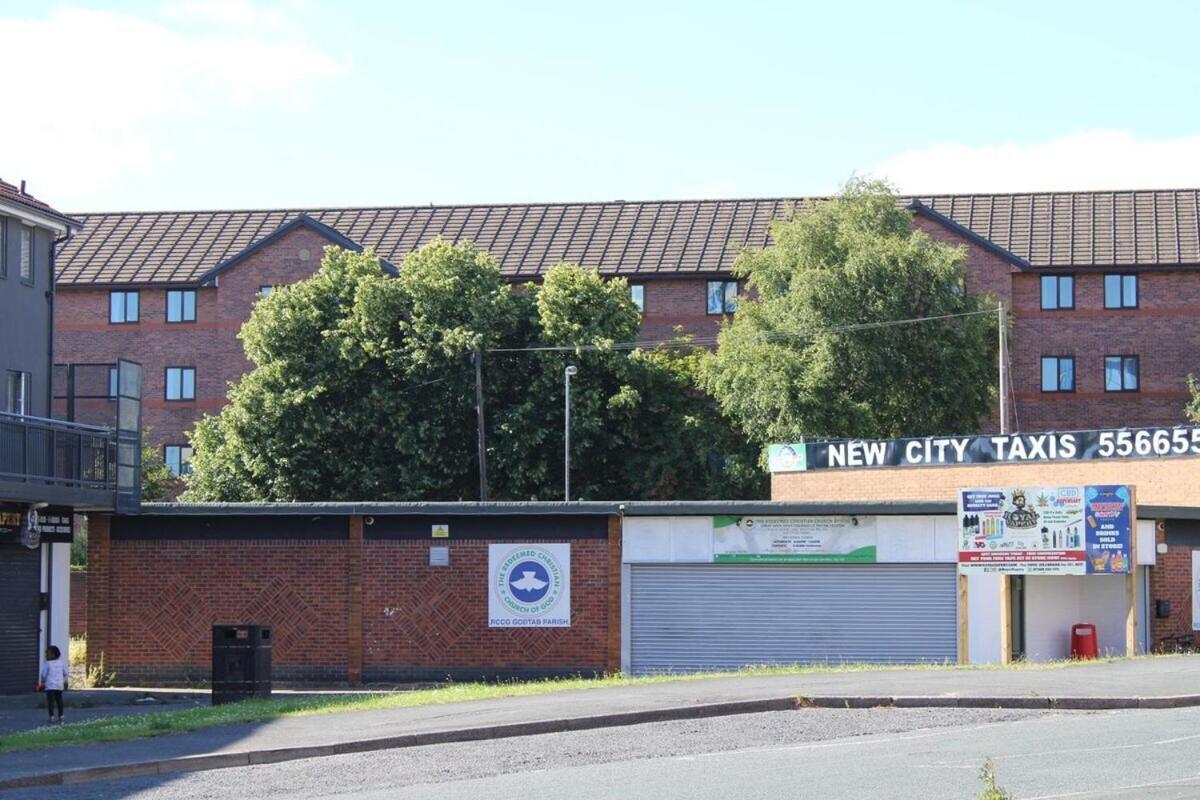 Two Bedroom Apartment, Free Parking, Close To Uclan And Free Wifi Preston  Buitenkant foto