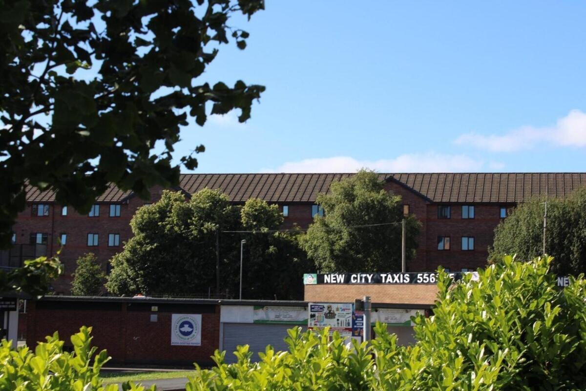 Two Bedroom Apartment, Free Parking, Close To Uclan And Free Wifi Preston  Buitenkant foto